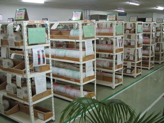Capacidad ajustable en altura de 150 kg Estante de acero de ángulo abierto sin pernos